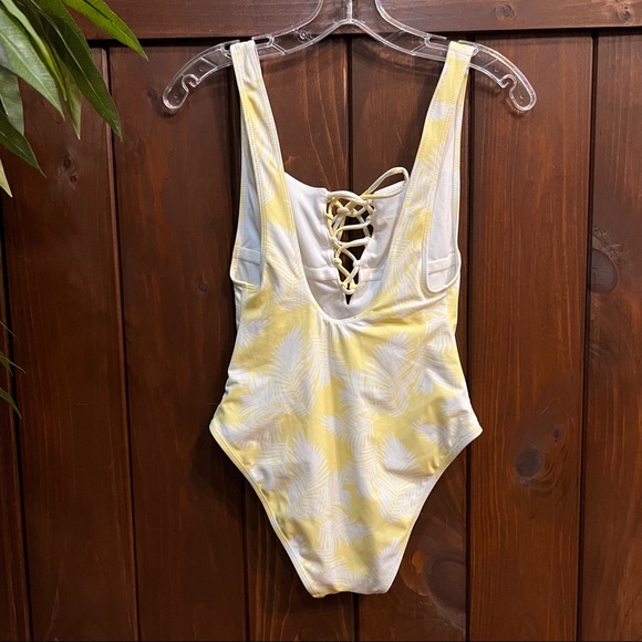L.A.Hearts Yellow White Palm Leaves Tropical Print Lace Up One Piece Swimsuit - Picture 5 of 7